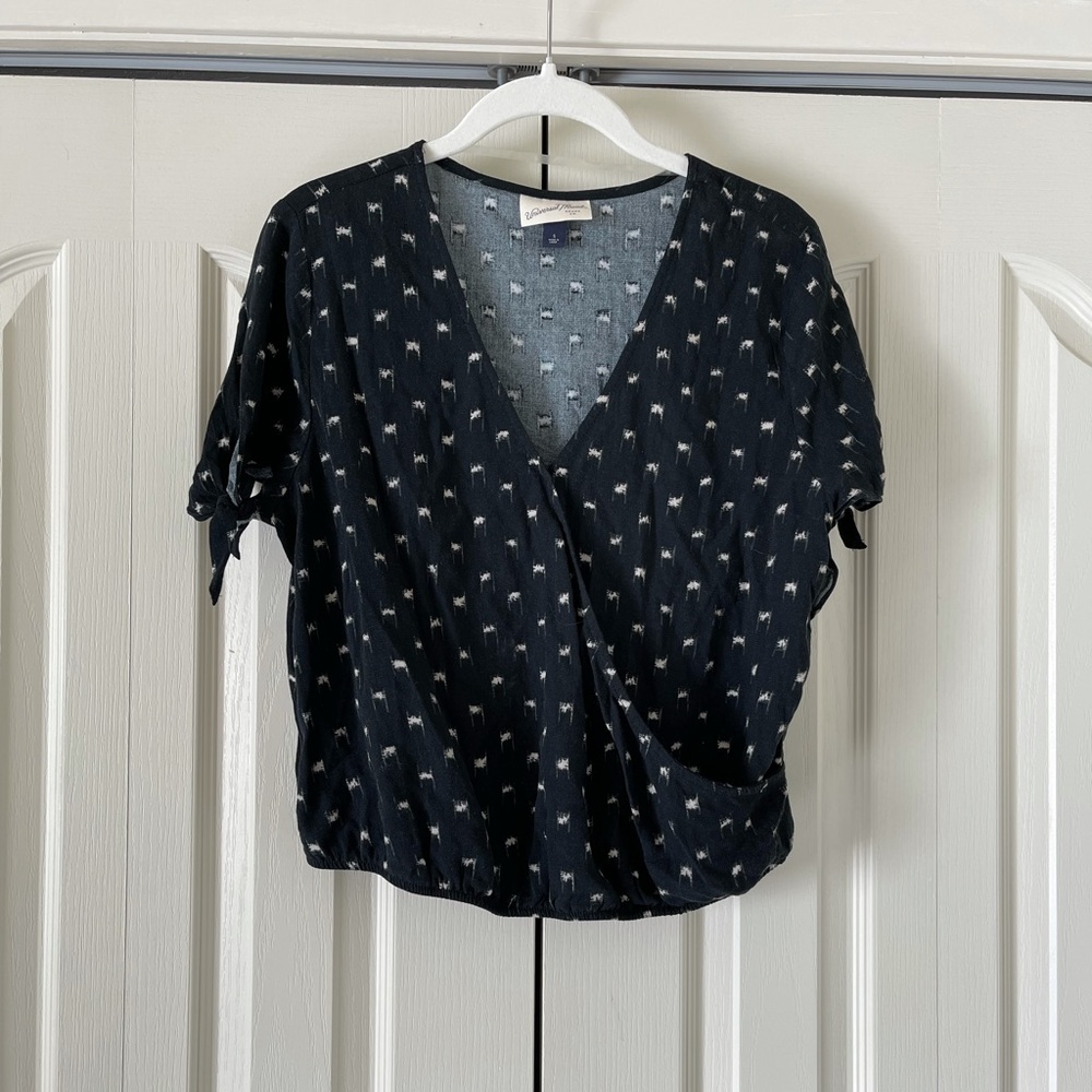 Universal Thread Crossover Tie Sleeve Top